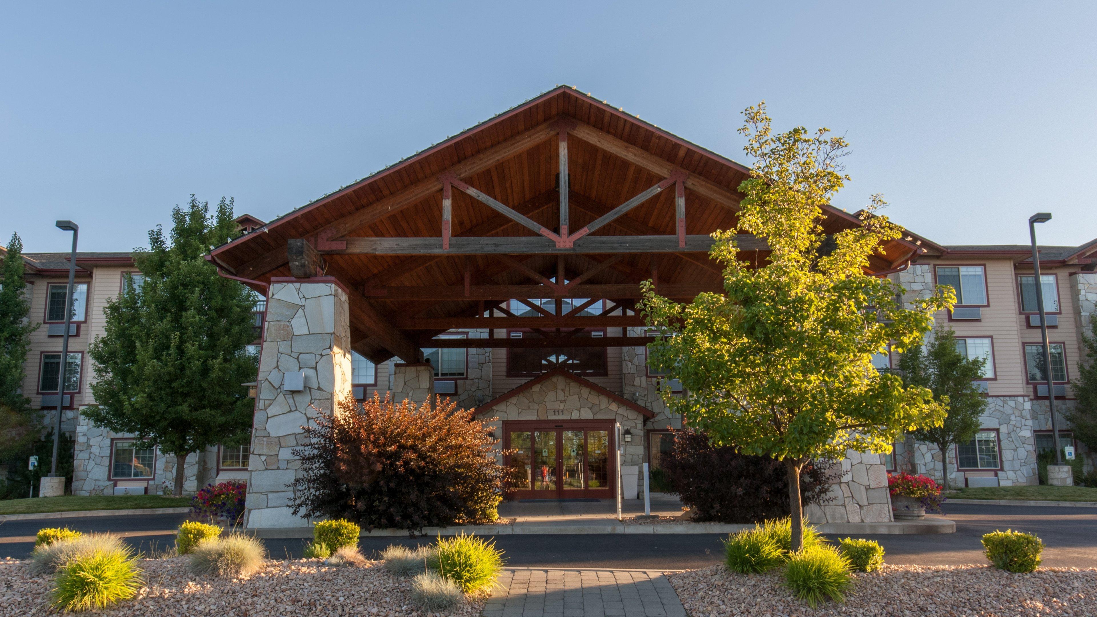 Holiday Inn Express & Suites Cheney By Ihg Exterior foto
