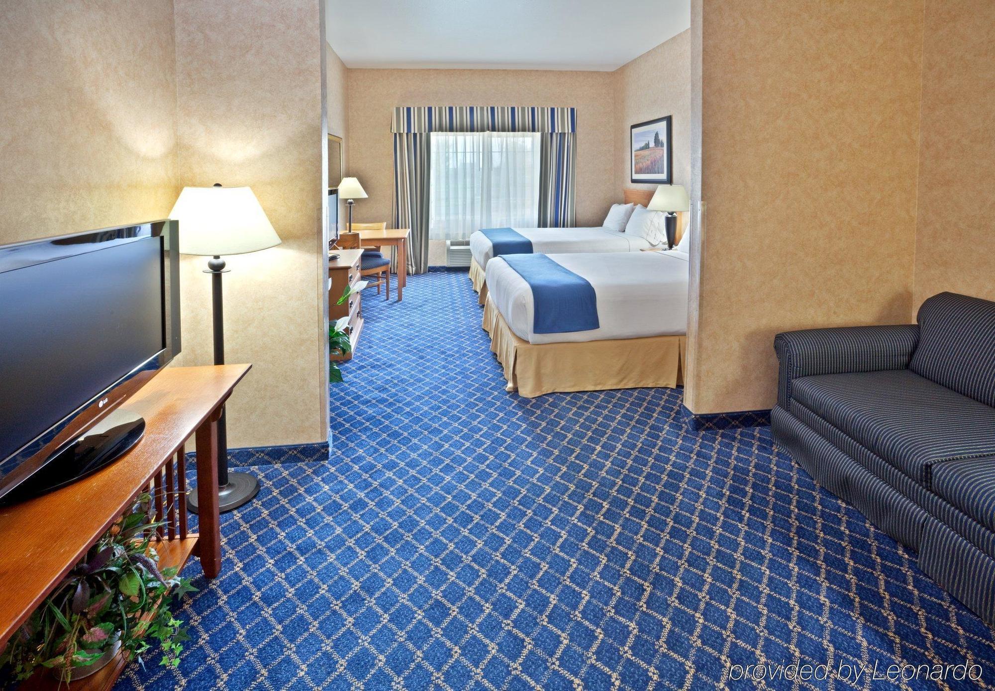 Holiday Inn Express & Suites Cheney By Ihg Exterior foto